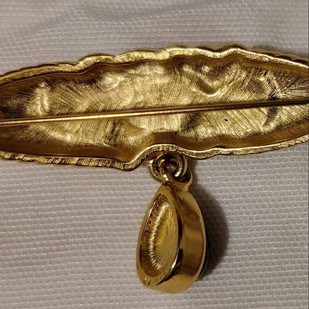 Vintage Gold Tone Black Glass Cabochon Bar Dangle Brooch Pin - Picture 8 of 8